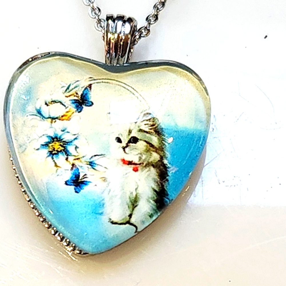 Persian Cat Necklace 3D Fluffy Kitten Heart Pendant with Silver Chain NWT